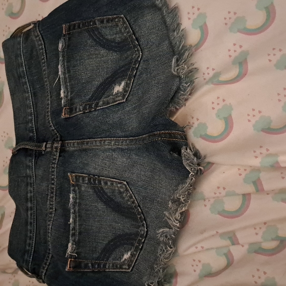 Hollister short shorts all denim (rare find) - Picture 2 of 2